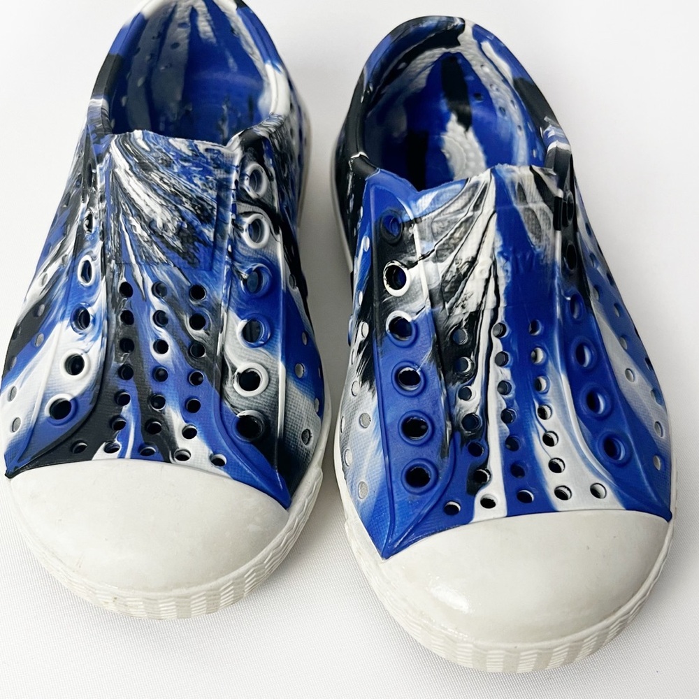 Native Jefferson Marbled Slip Ons Sz 5